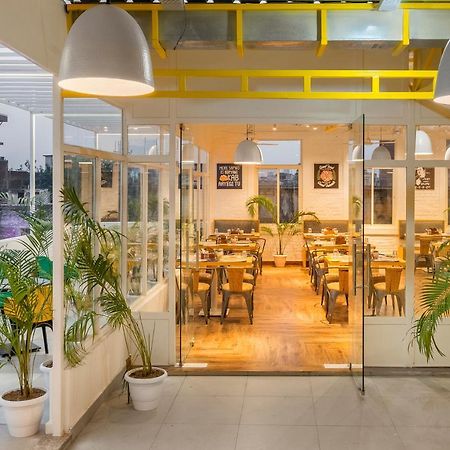 Bedzzz Varanasi By Leisure Hotels, 1 Km From Dashwasamedh Ghat Exterior photo
