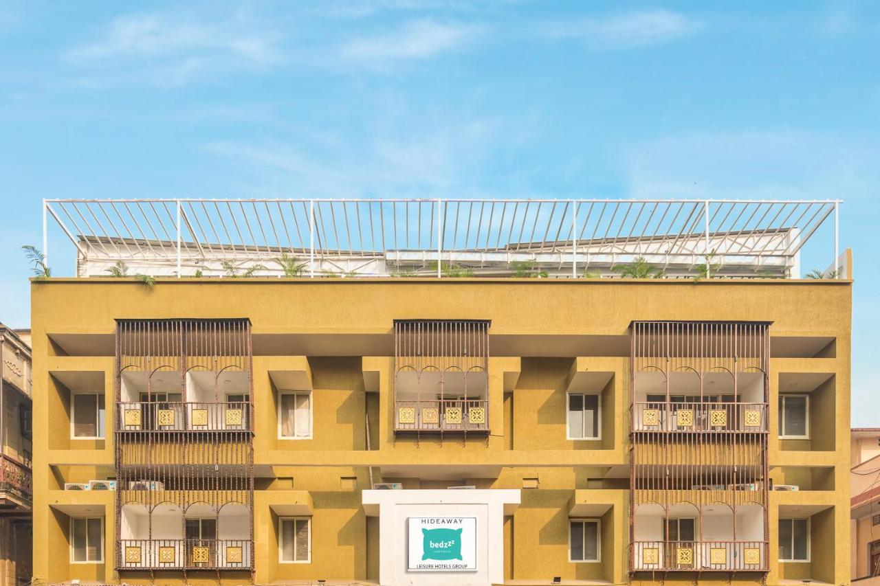 Bedzzz Varanasi By Leisure Hotels, 1 Km From Dashwasamedh Ghat Exterior photo