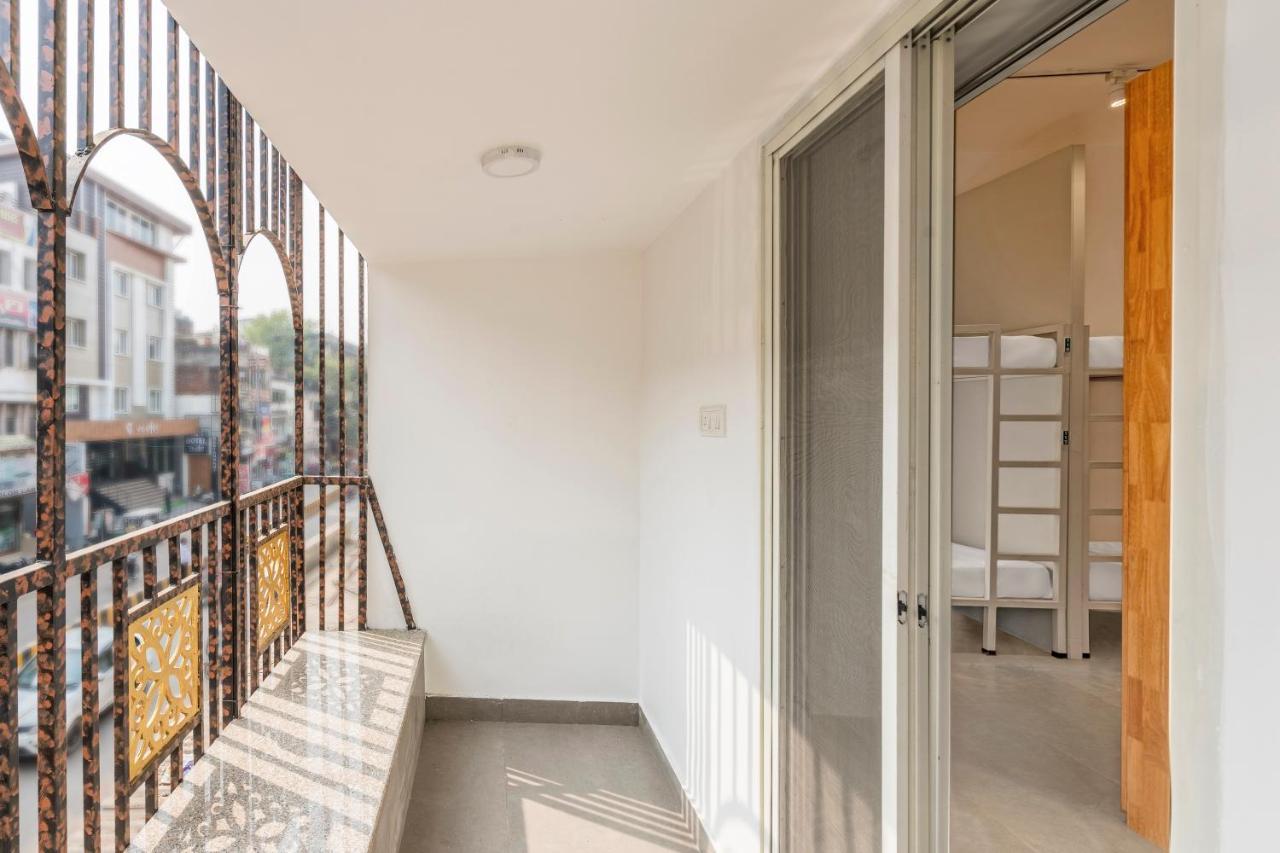 Bedzzz Varanasi By Leisure Hotels, 1 Km From Dashwasamedh Ghat Exterior photo