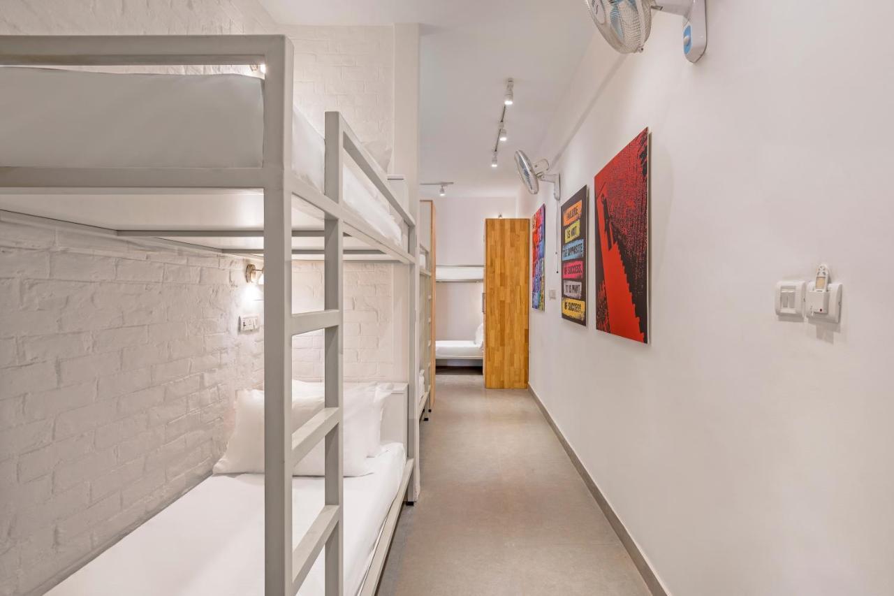Bedzzz Varanasi By Leisure Hotels, 1 Km From Dashwasamedh Ghat Exterior photo