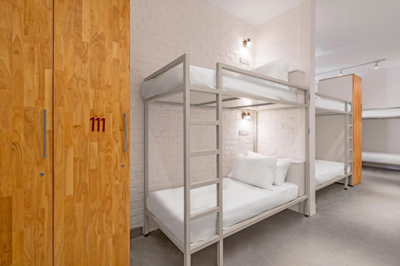 Bedzzz Varanasi By Leisure Hotels, 1 Km From Dashwasamedh Ghat Exterior photo